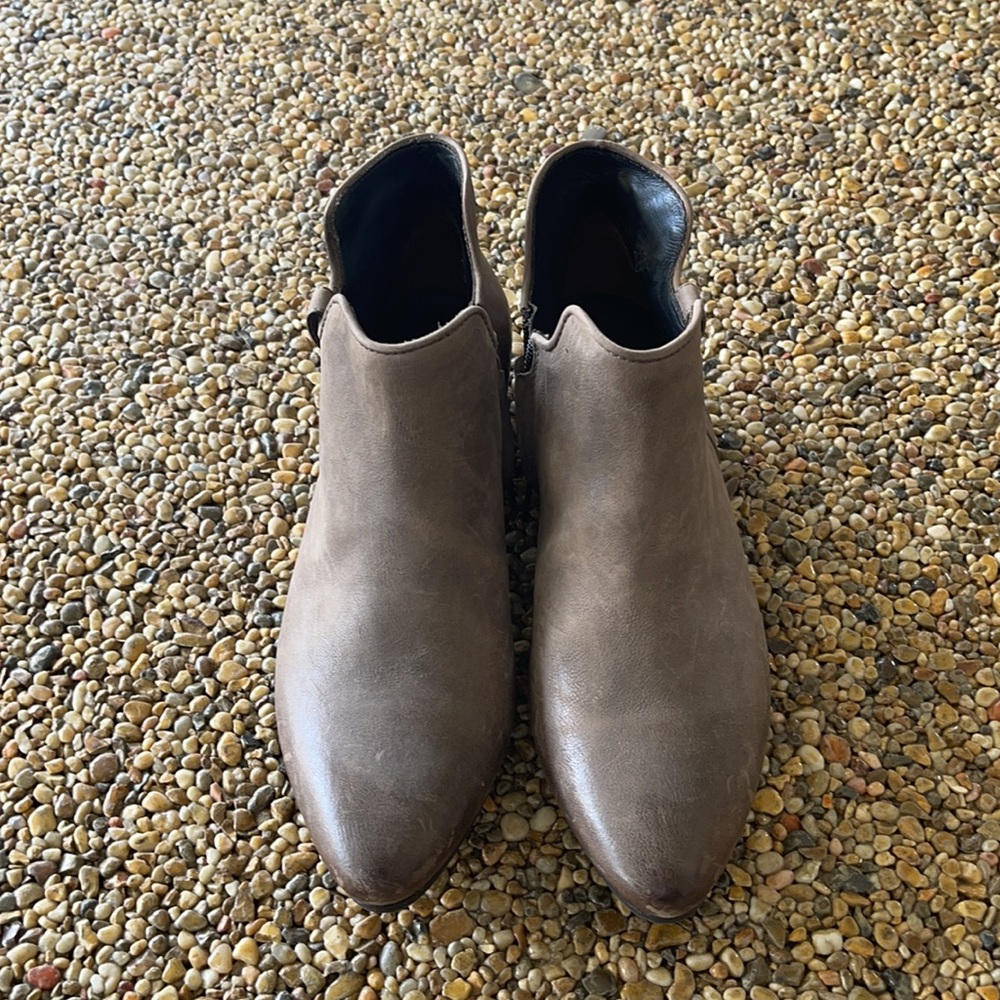 Very Good Condition - image 2